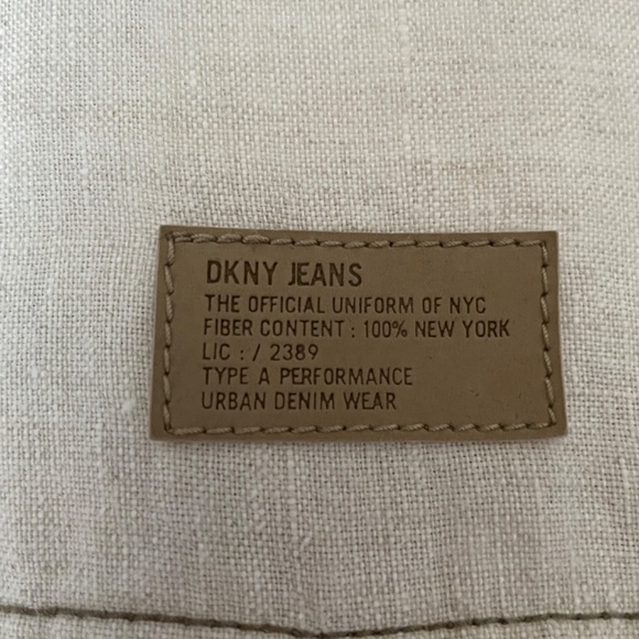 DKNY linen shirt - great with white jeans or denim - Picture 5 of 8